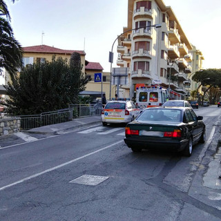 Sanremo: due ragazze investite da un'auto francese in via Padre Semeria, mobilitazione di soccorsi