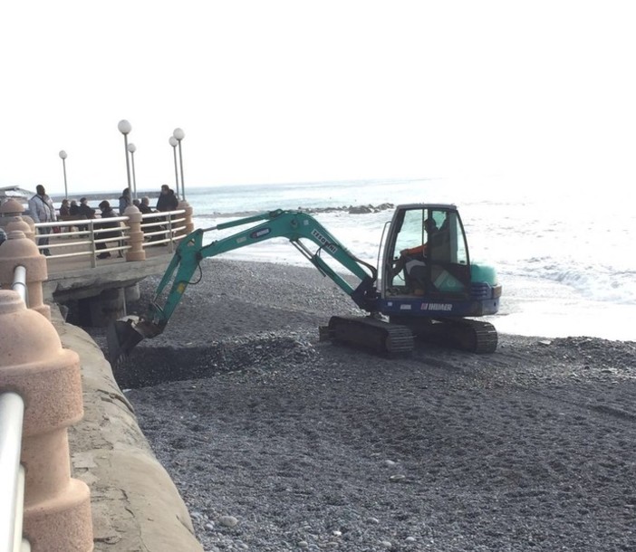 Bordighera: lavori di ripascimento, un programma a lungo termine per evitare disagi a stabilimenti e bagnanti