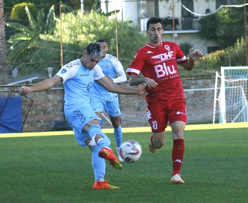 Sanremese Calcio, il centrocampista Roberto Maglione resta in biancoazzurro