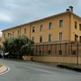 Imperia, detenuto tenta il suicidio in carcere: provvidenziale l'intervento dei poliziotti