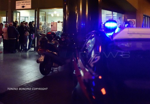 Sanremo: dà in escandescenze per richiesta pagamento duplicato tessera parking, intervengono i Carabinieri