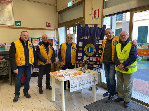 Successo per la raccolta alimentare dei Lions della zona 4 b, Sanremo, Bordighera e Ventimiglia (foto)