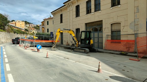 Imperia, ruspe al lavoro a Borgo Marina dopo il black out idrico di domenica mattina