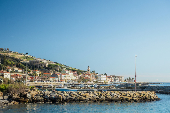 Santo Stefano al Mare: il Consiglio comunale ha approvato la pulizia del litorale, investimento da 220mila euro