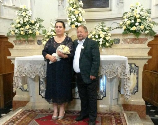 Bordighera: gli sposini Silvia e Mimmo Nasso festeggiano i 50 anni di matrimonio