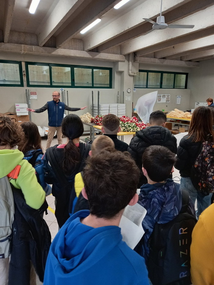 Visita all'azienda Diemme Fiori per le classi dell'Istituto Comprensivo di Riva Ligure e San Lorenzo