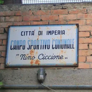 L'emiro era uno scherzo, i lettori lo avevano capito. L'amore per l'Imperia calcio è ancora una realtà