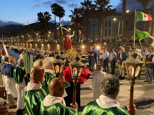 Bandiera Blu e fuochi d’artificio, Riva Ligure in festa per San Giovanni Battista