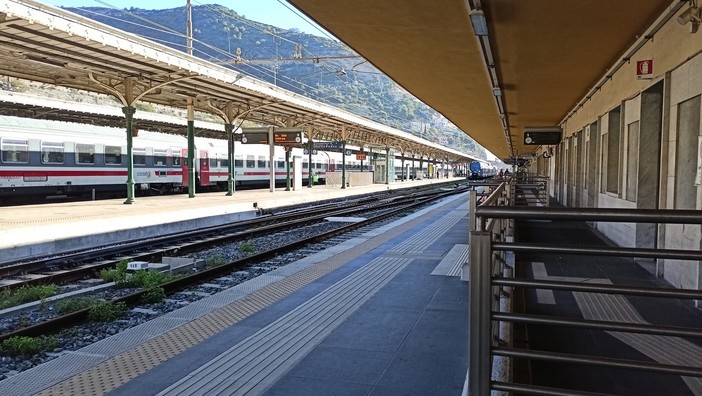 Ventimiglia, guasto sulla linea ferroviaria: soppresso un treno