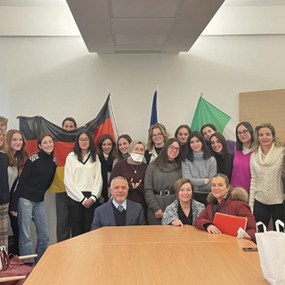 Gli alunni del liceo linguistico di Sanremo in visita al Consolato tedesco a Milano