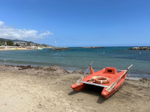 Arma di Taggia: due nordafricani mettono a segno furti sulla spiaggia, inseguimento e arresto dei Carabinieri