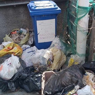 Furbetti della spazzatura in azione a Oliveto di Imperia, abitanti sul piede di guerra