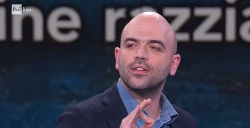 Roberto Saviano cita il caso dell'arbitro di Diano Marina nel suo monologo contro il razzismo a 'Che tempo che fa' (video)