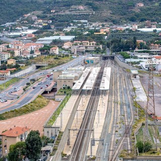 Taggia: guasto agli impianti di circolazione della stazione ferroviaria, ritardi e disagi per i viaggiatori