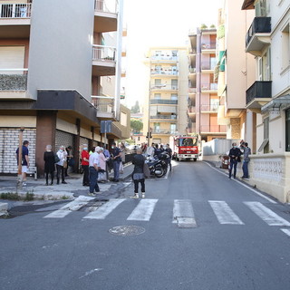 Sanremo: 21 famiglie sfollate per l'incendio in corso Inglesi, domani via ai controlli sullo stabile