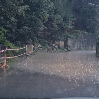 Ventimiglia, maltempo: strada allagata e smottamenti a Calvo