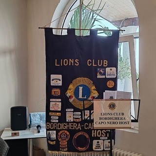 Cuori accesi per l'Ucraina, il Lions Club Bordighera Capo Nero Host dona dieci stufe a legna