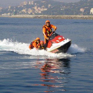 Sanremo: 132 ore di lavoro e 26 interventi durante l'estate per il soccorso acquatico dei Vigili del Fuoco