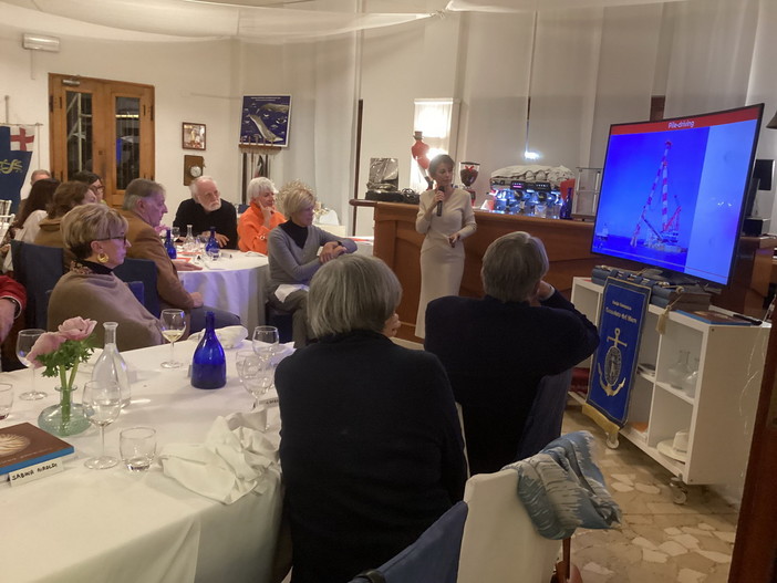 Sanremo:  la biologa Marina e Console del Mare Sabina Airoldi ospite dello Yacht Club (foto)