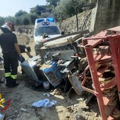 Ventimiglia, si ribalta col trattore in via Peidaigo: ferito un 62enne, poi trasportato al Santa Corona