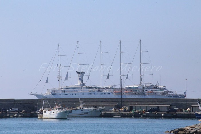 Sanremo: felice ritorno in città per la nave da crociera Club Med II