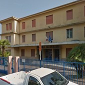 Ventimiglia, viabilità davanti alla scuola di Nervia: ci sarà un vigile per garantire sicurezza