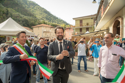 Badalucco: taglio del nastro con la Reale Ambasciata Norvegese all'inaugurazione del 50° Festival dello Stoccafisso (Foto e Video)