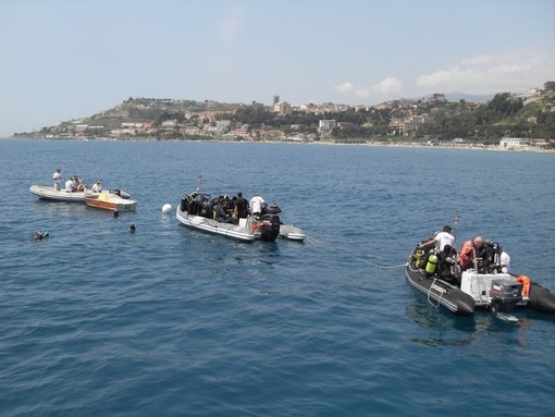 Arma Taggia: Grande partecipazione all'Operazione 'Fondali e Spiagge Pulite' della Capitaneria di Porto