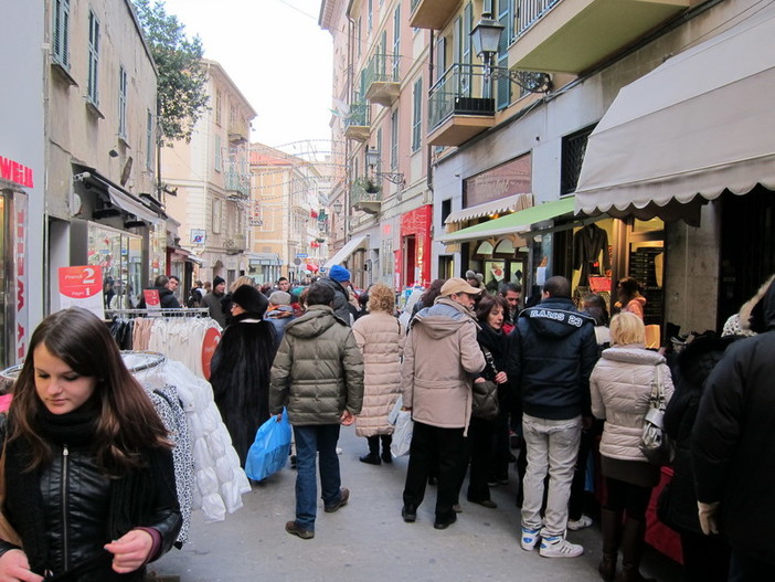 Sanremo: domenica prossima c'è 'Saldi di gioia' in centro, divieto di transito in via Feraldi e corso Mombello