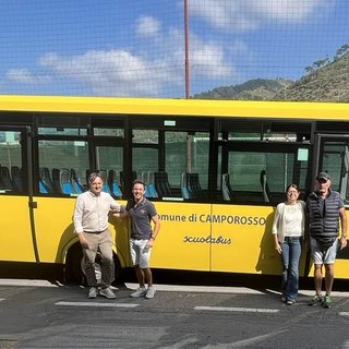 Il sindaco di Camporosso Gibelli annuncia: &quot;Nuovo scuolabus per i ragazzi che frequentano le medie di Dolceacqua e Vallecrosia&quot; (Foto)