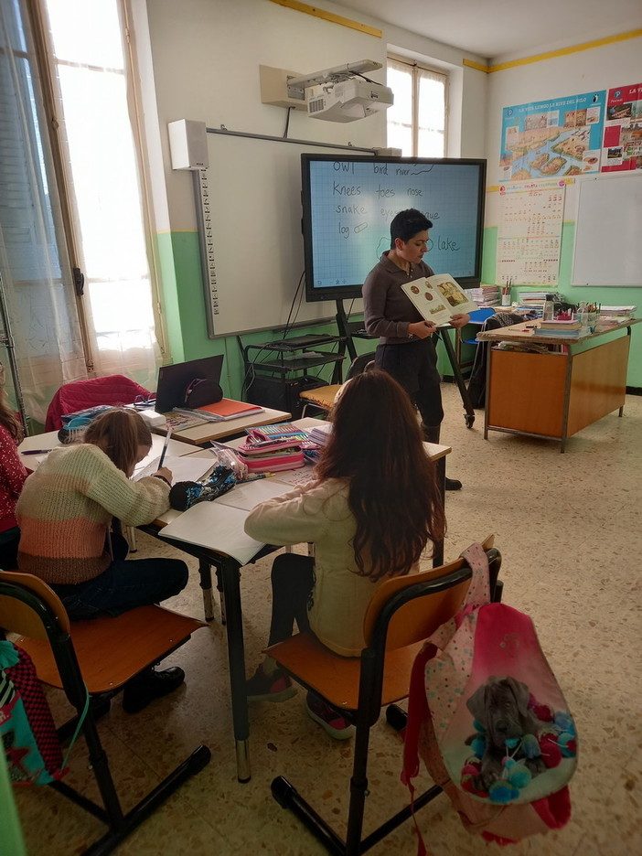 Alla scuola primaria di Civezza, conversazioni in inglese per i piccoli alunni