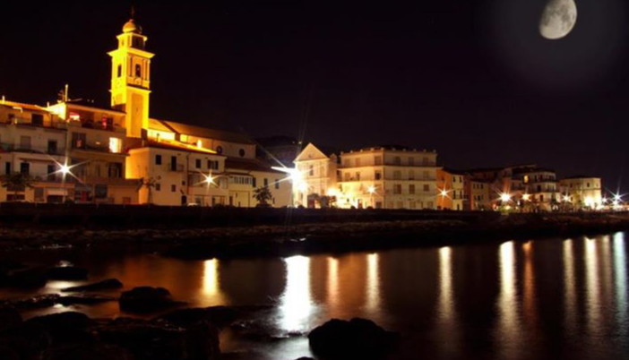 Santo Stefano al Mare: questa sera, spettacolo teatrale 'La Cicala e La Formica'