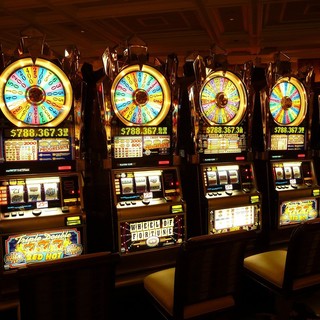 Perché i giocatori d'azzardo amano giocare alle slot?
