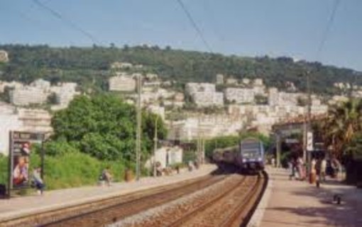 Taglio treni dalla Regione per mancanza di fondi: soppressi due convogli tra Ventimiglia e Imperia