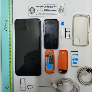 Nel carcere di Imperia trovati telefoni cellulari in uso ai detenuti: indagine della Polizia Penitenziaria