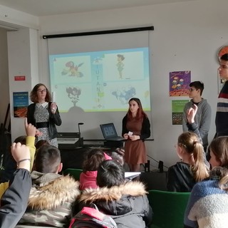 Imperia: bambini a lezione sull'uso consapevole di internet, gli insegnanti sono studenti dell'Amoretti