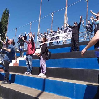 Allo stadio Nino Ciccione di Imperia l'ultimo saluto dei Samurai allo storico tifoso Umberto Cecchetto (foto e video)