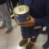 Ventimiglia, Scuola di Pace e Emporio solidale consegnano regali ai bimbi (Foto)