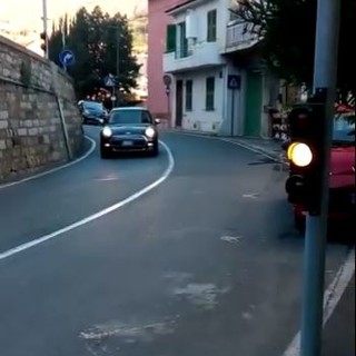 Sanremo: semafori in via Galilei ancora non funzionanti, la segnalazione con video di una lettrice