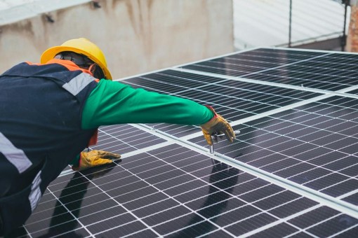 Fotovoltaico in Sicilia: nuove politiche, sviluppi e impatto sull'economia locale