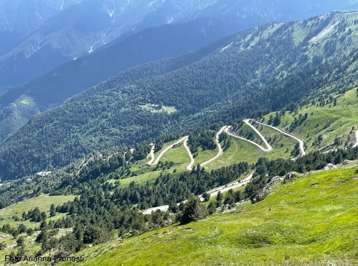 Strada dei 46 tornanti, disco verde anche per le bici ma solo per i residenti delle valli Roya e Vermenagna