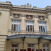Ventimiglia, al teatro comunale va in scena &quot;Amore, c'è un morto in salotto&quot; (Foto)