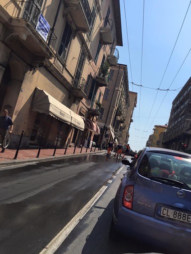 Ventimiglia: tubatura rotta in via Cavour, partirà stasera il ripristino