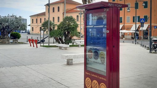 I totem multimediali di Imperia hanno bisogno di cure, via libera dal Comune per la manutenzione