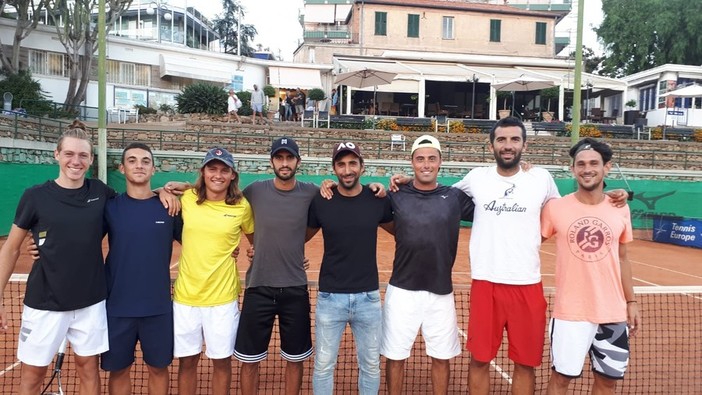 Nella foto da sinistra: Andrea De Berchi, Gabriele Bombara, Biagio Gramaticopolo, Antonio Campo, Matteo Tosi, Matteo Civarolo, Gianluca Naso, Davide Della Tommasina