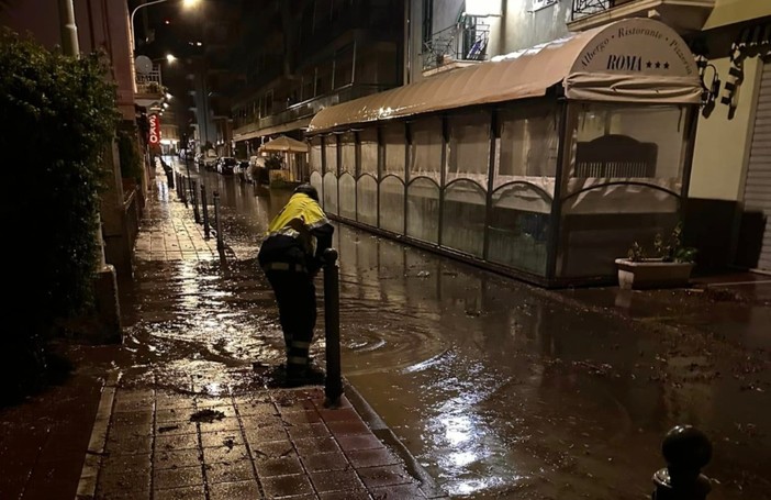 A Taggia picco si è verificato intorno alle 4, quando un’intensa precipitazione ha colpito il paese senza causare danni significativi. Una foto degli interventi