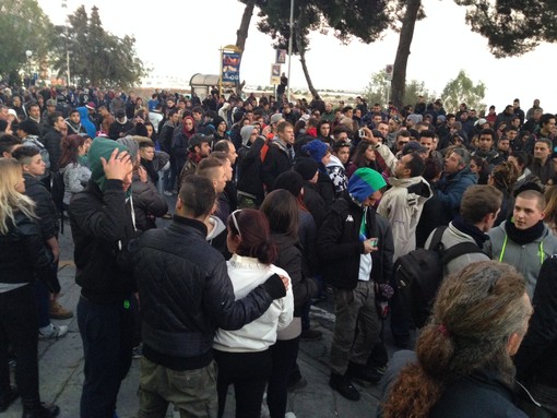 Proteste ad Imperia: manifestanti attaccano dipendenti comunali che stavano uscendo dal municipio