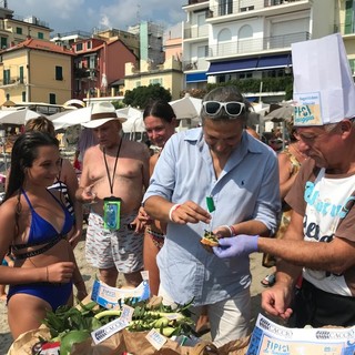 ‘Tipici da spiaggia'' : l’assessore regionale Mai a caccia di like per le eccellenze enogastronomiche del Ponente