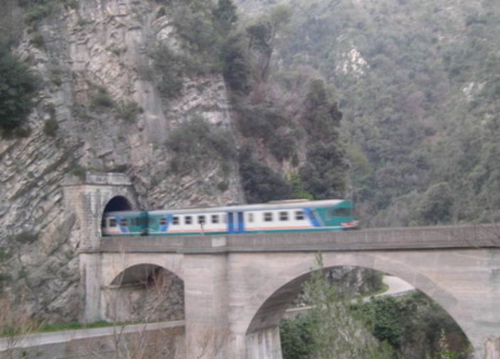 Traffico ferroviario tra Mentone e Ventimiglia a singhiozzo da questa sera alle 21.00