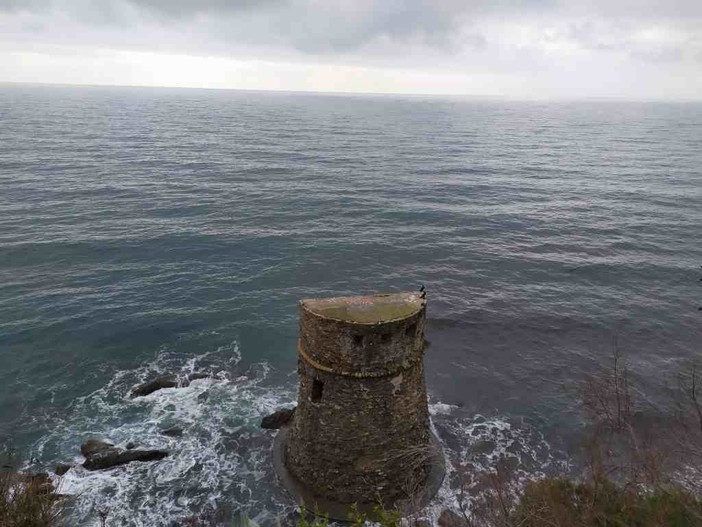 Imperia: danni alla torre di Prarola dopo la mareggiata, il sindaco scrive al ministero dei beni culturali